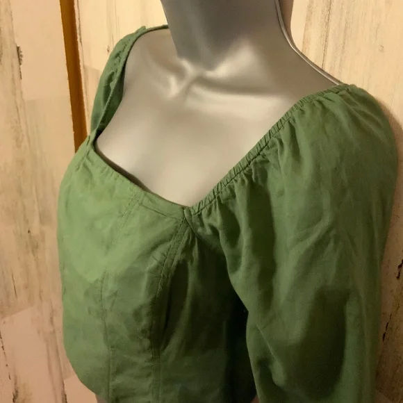 Cropped Top - Picture 2 of 5